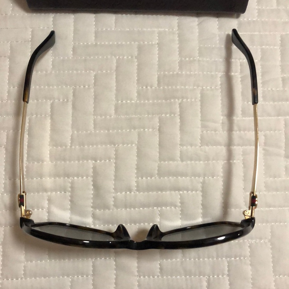 Authentic Gucci sunglasses - Picture 5 of 6